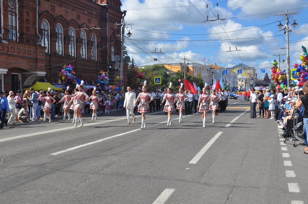 Население владимира. Город Владимир население. День города Владимир. Жители города Владимира. Город Владимир день города.