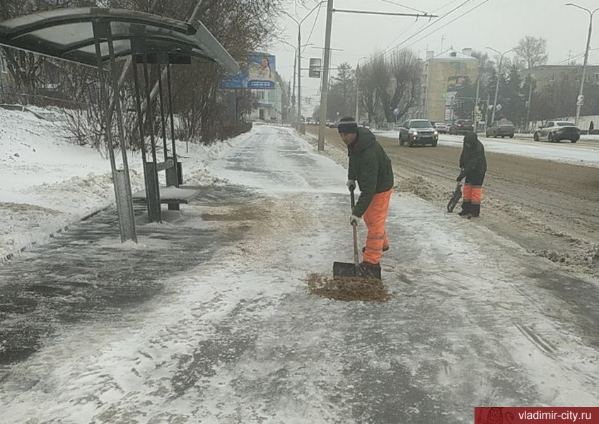 Работа по зимней уборке города Владимира ведется круглосуточно