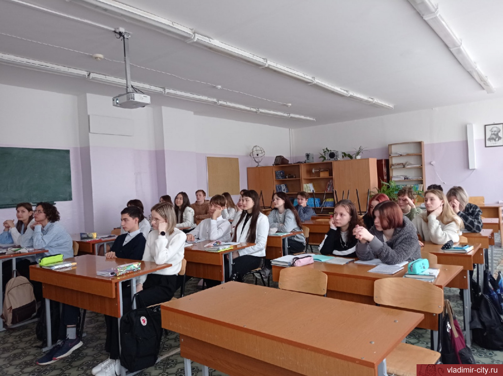 В школах прошел День единых действий в память о геноциде советского народа 