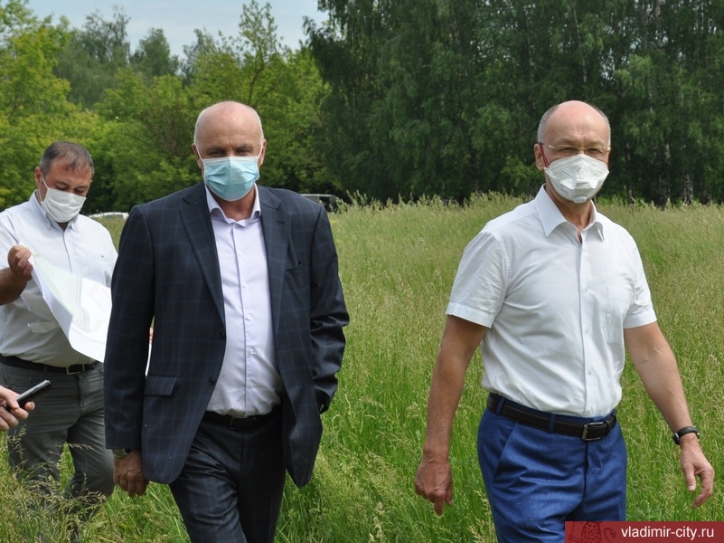 Андрей Шохин и Владимир Киселев проверили благоустройство парка «Добросельский»