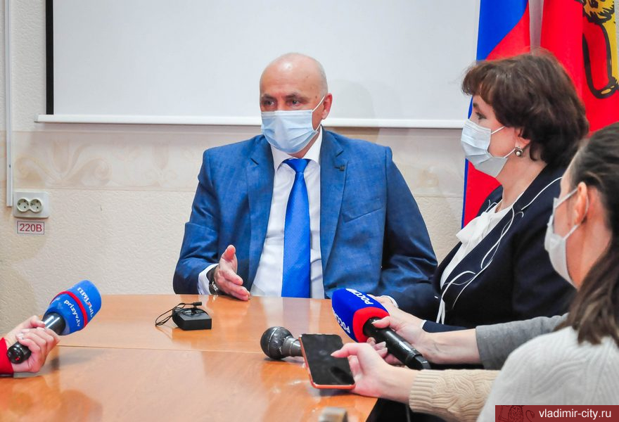 Андрей Шохин освободил родителей от оплаты охраны в школах Владимира