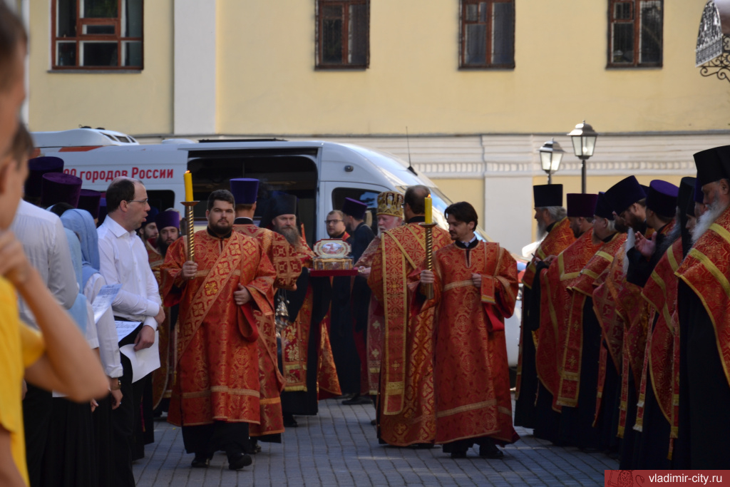 Дмитрий Наумов принял участие во встрече ковчега с мощами святого Георгия Победоносца во Владимире