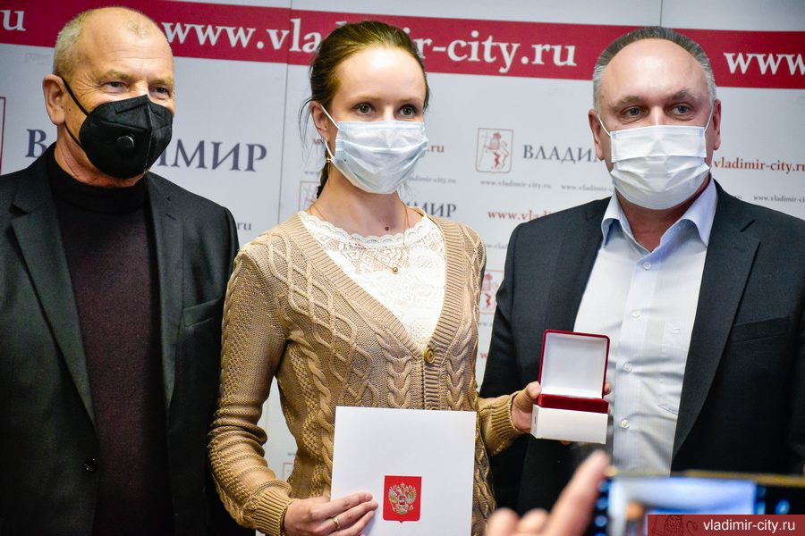 В администрации Владимира наградили участников акции  #МыВместе